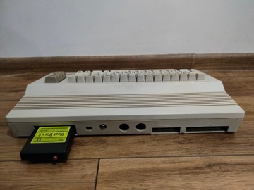 Компьютер Commodore 64 + картридж