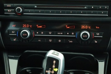 BMW Seria 5 F10-F11 Touring 520d 184KM 2012 BMW 5 520d, 181 KM, Automat, Skóra, Navi, Xenon, zdjęcie 9