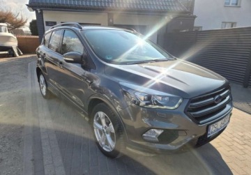Ford Kuga II SUV Facelifting 1.5 EcoBoost 150KM 2018 Ford Kuga Swiezo sprowadzony Zarejestrowany Ubezpieczony. 1.5 Benzyna, zdjęcie 1