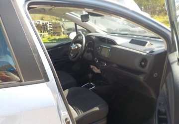 Toyota Yaris III Hatchback 5d Facelifting Hybrid 100KM 2017 Toyota Yaris Okazja 1.5 Hybryda 100KM, zdjęcie 18