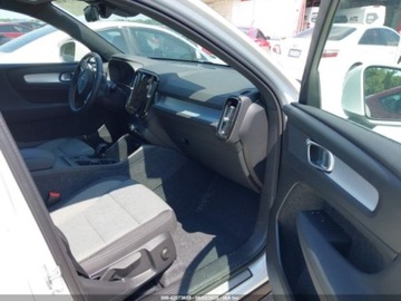 Volvo XC40 2025 Volvo XC 40 B5 Core Bright Theme 2025 2.0l 2.0 Benzyna 247KM, zdjęcie 8