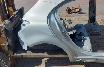 MERCEDES W176 ĆWIARTKA BŁOTNIK PRAWY TYŁ