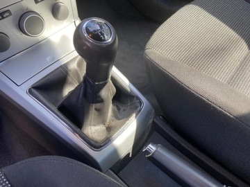 Opel Astra H Hatchback 5d 1.6 Twinport ECOTEC 105KM 2005 Opel Astra 1.6 GTC Klima Alufelgi Super Stan Sort 1.6 Benzyna 105KM, zdjęcie 19