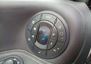 Renault Espace IV Van Facelifting 2.0 dCi 150KM 2013 Renault Grand Espace Zarejestrowany - ubezpieczony - 2,0 - 150 KM - 7 fote, zdjęcie 21