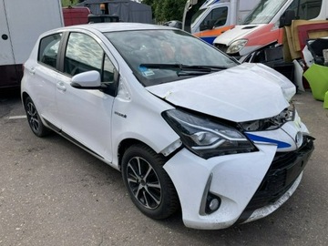 Toyota Yaris III 2018 Toyota Yaris Hybrid 1.5 VVT-i Model 2019 Salon PL