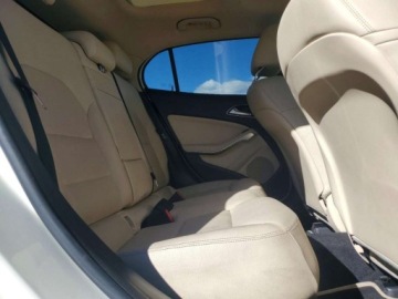 Mercedes GLA I Off-roader 2.0 250 211KM 2015 Mercedes-Benz GLA 2015 MERCEDES-BENZ GLA 250 4MATIC 2.0 Benzyna 211KM, zdjęcie 11