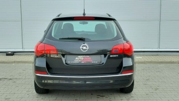 Opel Astra J Sports Tourer Facelifting 1.6 CDTI ecoFLEX 110KM 2015 Opel Astra 1.6D, 110KM, Bezwypadek, zdjęcie 12