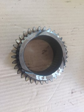 KOŁO ZĘBATE 33T 38T 47126624 STEYR 6140 2012R