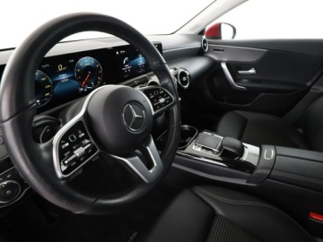 Mercedes Klasa A W177/V177 Hatchback 2.0 220 190KM 2019 Mercedes A 220 Progressive automat półskóra, zdjęcie 13