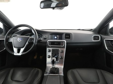 Volvo V60 I Kombi Facelifting 2.0 D2 DRIVE-E 120KM 2017 Volvo V60 skóra klima auto navi czujniki, zdjęcie 14