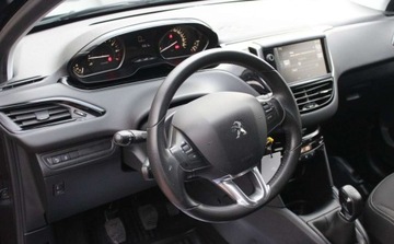 Peugeot 208 I Hatchback 5d Facelifting 1.2 PureTech 82KM 2016 Peugeot 208 Style Niski Przebieg Gwarancja 1.2 Benzyna 82KM, zdjęcie 1