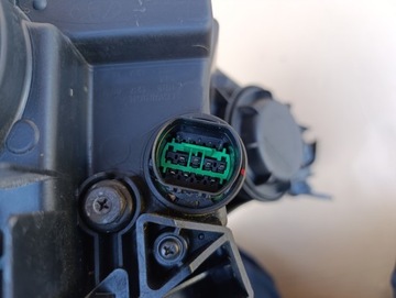 HYUNDAI IX20 10- SVĚTLO PRAVÁ PŘEDNÍ SVĚTLOMET OBYČEJNÁ ČOČKA IDEÁLNÍ