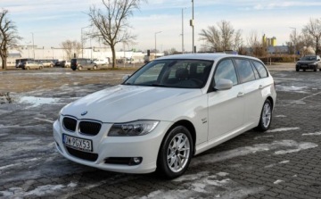 BMW Seria 3 E90-91-92-93 Touring E91 2.0 320d 184KM 2011 BMW Seria 3 xDrive Lift 2011 r. 2.0 Diesel 183KM