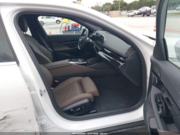 BMW Seria 5 G90-91 2026 BMW Seria 5 530I XDRIVE, 2026r., 4x4, 2.0L 2.0 Hybryda 255KM, zdjęcie 8