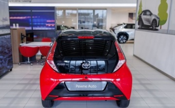 Toyota Aygo II Hatchback 5d 1.0 VVT-i 69KM 2017 Toyota Aygo 1.0 VVT-i X-cite EU6 Benzyna 69KM, zdjęcie 4
