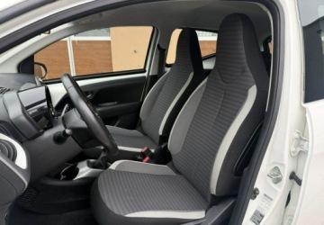 Toyota Aygo II Hatchback 3d Facelifting 1.0 VVT-i 72KM 2019 Toyota Aygo 1,0 72KM Klimatyzacja Benzyna 72KM, zdjęcie 17