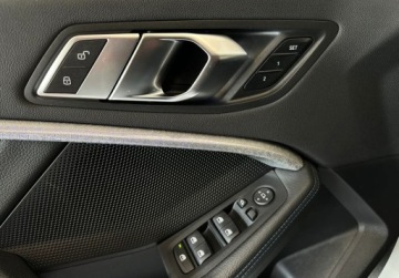 BMW Seria 1 F40 2021 BMW Seria 1 M SPORT Salon Polska ASO R-CARS Warszawa 1.5 Benzyna 136KM, zdjęcie 19