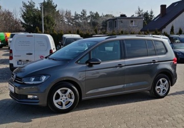 Volkswagen Touran III 1.6 TDI 115KM 2017 Volkswagen Touran swiezo sprowadzone, zarejestrowane, 7osob 1.6 Diesel, zdjęcie 2