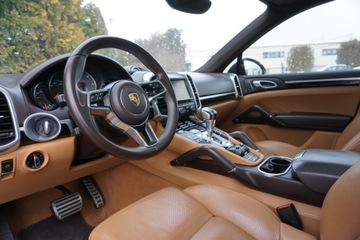 Porsche Cayenne II SUV Facelifting 4.2 D 385KM 2016 Porsche Cayenne Salon PL 4.2 V8 Panorama Tempomat Asyst. park z kamera, zdjęcie 6