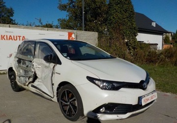 Toyota Auris II 2018 Toyota Auris Okazja 1.8 Hybryda 100KM