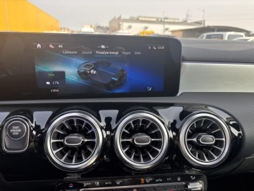 Mercedes Klasa A W177/V177 2025 Mercedes-Benz A 250 Hybryda / AMG Line/ Panorama/, zdjęcie 20