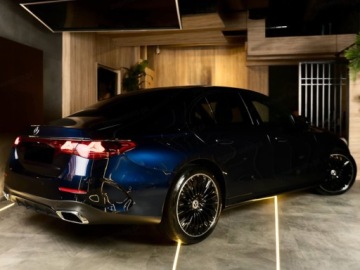 Mercedes Klasa E W214 Sedan 2.0 220d 197KM 2025 E Klasa 220 d 4-Matic AMG 2.0 (197KM) 2025, zdjęcie 5