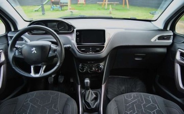Peugeot 2008 I SUV 1.2 VTi 82KM 2014 Peugeot 2008 GWARANCJA, 2014r, 1.2 Benzyna VTi 82KM, Swietnie utrzymany, zdjęcie 8