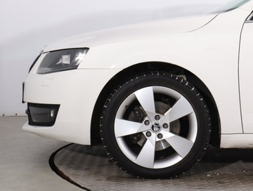 Skoda Octavia III Kombi 2.0 TDI CR DPF 150KM 2015 Skoda Octavia 2.0 TDI, DSG, Navi, Xenon, Bi-Xenon, zdjęcie 14