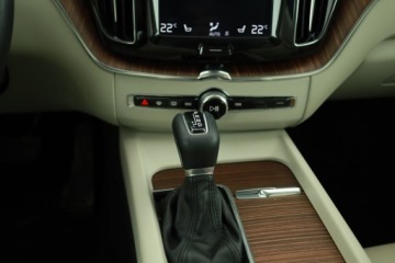 Volvo XC60 II Crossover T5 250KM 2019 Volvo XC60 T5 AWD, Salon Polska, Serwis ASO, 4X4, zdjęcie 14