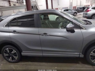 Mitsubishi Eclipse Cross 2023 Mitsubishi Eclipse Cross 1.5 benzyna 152KM 4X4 wersja SEL-SAWC, drobna szk, zdjęcie 8