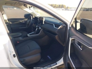 Toyota 2024 Toyota RAV4 2024r., XLE, od ubezpieczalni 2.5 Benzyna 203KM, zdjęcie 8