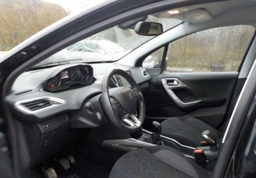 Peugeot 2008 I SUV Facelifting 1.2 PureTech 82KM 2018 Peugeot 2008 Okazja 1.2 Benzyna 82KM, zdjęcie 27