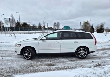 Volvo V50 1.6 DRIVe 109KM 2009 Volvo V50 Volvo V50 1.6D DRIVe Kinetic 1.6 Diesel 109KM, zdjęcie 1