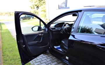 Peugeot 208 I Hatchback 5d Facelifting 1.2 PureTech 82KM 2016 Peugeot 208 1.2I Led Klimatyzacja Kamera cofania Tempomat Gwarancja 1 r, zdjęcie 7