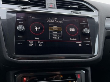 Volkswagen Tiguan II SUV Facelifting 2.0 TDI 200KM 2022 Volkswagen Tiguan 2.0TDI 200KM Elegance DSG 4x4 SerwisASO Acc Matrix Kessy, zdjęcie 38