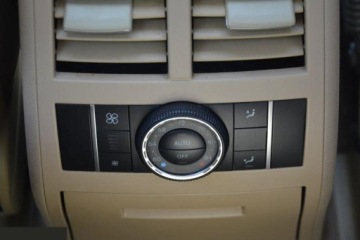 Mercedes Klasa GL X164 Off-roader Facelifting 450 340KM 2011 Mercedes GL 450 340 KM 4Matic 7G-TRONIC 2011r, zdjęcie 21