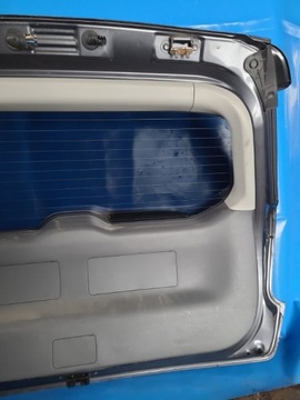 Toyota Prius Plus + 11-14 — Крышка багажника в сборе 67005-47330
