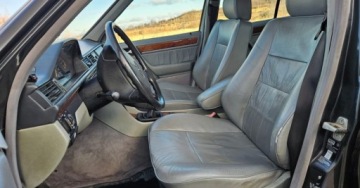 Mercedes W124 Sedan 2.0 136KM 1993 Mercedes-Benz W124 (1984-1993) 2.0I 136KM Klima Skora Z Grecji Bez rdzy, zdjęcie 7