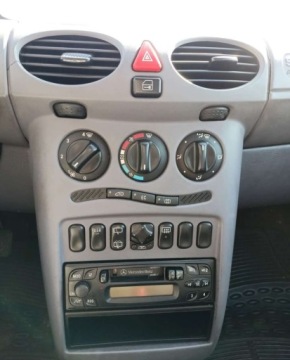 Mercedes Klasa A W168 1.4 82KM 2000 Mercedes-Benz Klasa A Mercedes-Benz Klasa A 140 Classic 1.4 Benzyna 82KM, zdjęcie 8