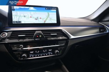 BMW Seria 5 G30-G31 Limuzyna Facelifting 3.0 540i 333KM 2023 BMW Seria 5 540i xDriveFV23Adaptacyjny Reflektor LEDM Kierownica Skorzana, zdjęcie 13