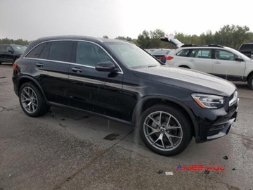 Mercedes GLC C253 2021 Mercedes-Benz GLC 2021 r.,2,0L 300 4MATIC 2.0 Benzyna 255KM, zdjęcie 2