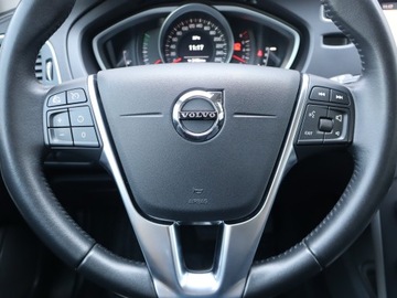 Volvo V40 II Cross Country Facelifting 2.0 T4 190KM 2018 Volvo V40 Cross Country 2.0 T4 AWD, Salon Polska, zdjęcie 19