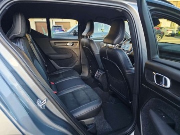 Volvo XC40 Crossover 2.0 D3 150KM 2019 Volvo XC 40 ___R-Design___2.0D3 150KM Virtual LED Skora Alcantara HarmanKa, zdjęcie 35
