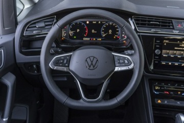 Volkswagen Touran III 1.5 TSI EVO 150KM 2025 Volkswagen Touran Highline 1.5 TSI EVO 150 KM DSG, zdjęcie 16