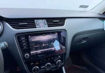 Skoda Octavia III Liftback Facelifting 1.8 TSI 180KM 2017 Skoda Octavia 1.8TSI 180KM DSG Style salon Polska 1.8 Benzyna 180KM, zdjęcie 14