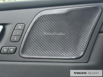 Volvo XC60 II 2025 Volvo XC 60 FV23% B5B AWD Plus Dark HAK Panorama B, zdjęcie 32