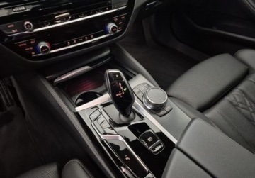 BMW Seria 5 G30-G31 Limuzyna Facelifting 2.0 518d 150KM 2022 BMW Seria 5 Salon Polska l M-Pakiet l Shadow Line l VAT23 2.0 Diesel 150KM, zdjęcie 15