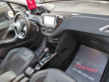 Peugeot 2008 I SUV Facelifting 1.2 PureTech 110KM 2018 Peugeot 2008 Automat Panorama Kamera Navi Sensor Alu 1.2 Benzyna 110KM, zdjęcie 14
