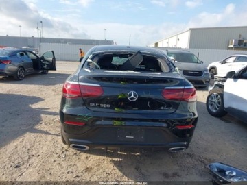 Mercedes GLC C254/X254 2023 Mercedes-Benz GLC 300 4Matic Coupe 2023 2.0l 2.0 Benzyna 255KM, zdjęcie 4