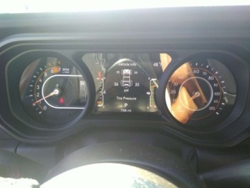 Jeep Wrangler IV 2025 Jeep Wrangler Sahara Convertible 2025 3.6 Benzyna 285KM, zdjęcie 14